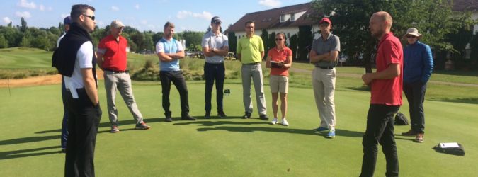 Nauku o hřišti přednášel greenkeeper Ondřej Doleček